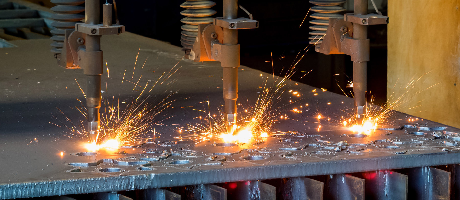 Autogene Plasmabrenner schneiden Formen aus Metallblech